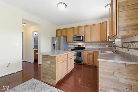 9080 N Falling Waters Drive Mccordsville IN 46055