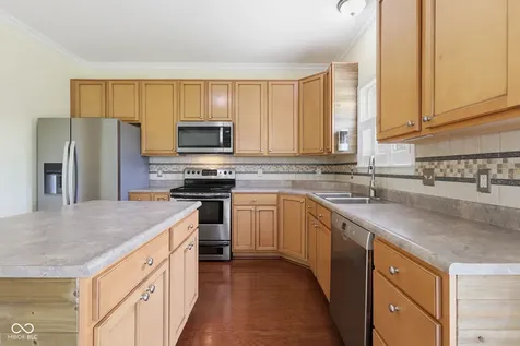9080 N Falling Waters Drive Mccordsville IN 46055