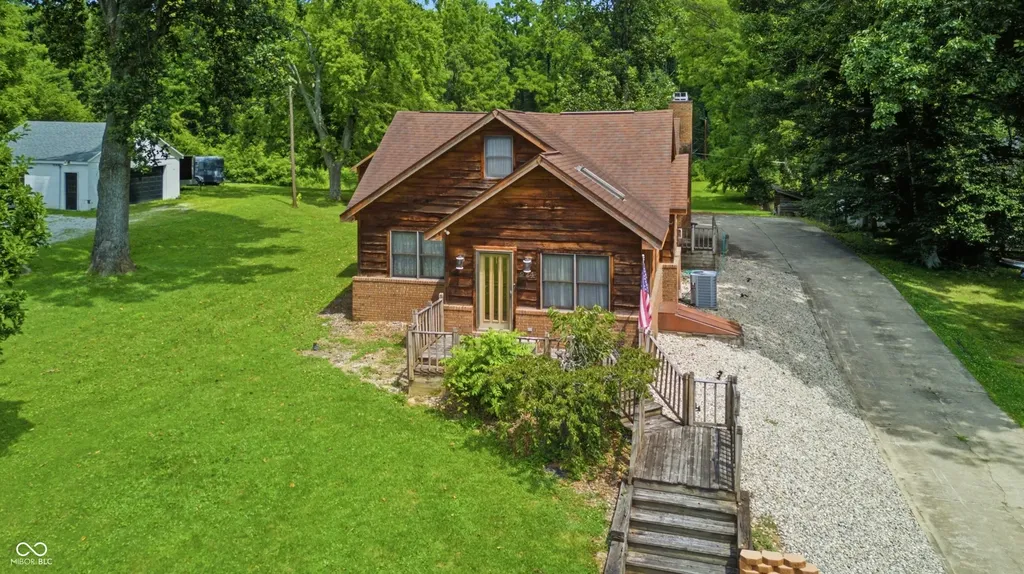 924 W 3rd Street Connersville IN 47331