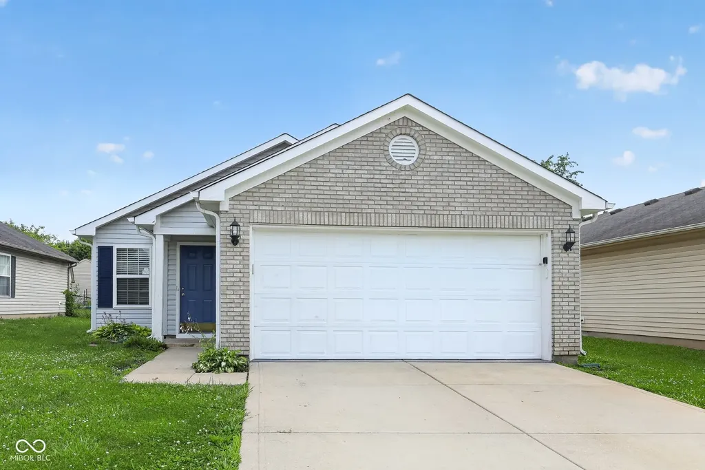 5205 Sweet River Way Indianapolis IN 46221