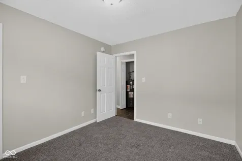 5205 Sweet River Way Indianapolis IN 46221