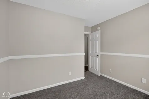 5205 Sweet River Way Indianapolis IN 46221
