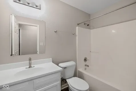 5205 Sweet River Way Indianapolis IN 46221