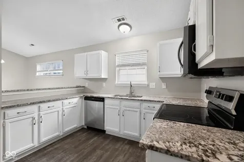 5205 Sweet River Way Indianapolis IN 46221