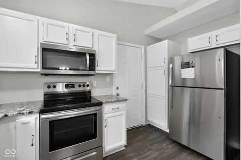 5205 Sweet River Way Indianapolis IN 46221