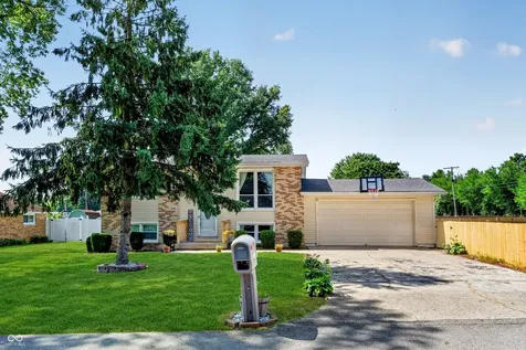 113 Mulberry Chesterfield IN 46017