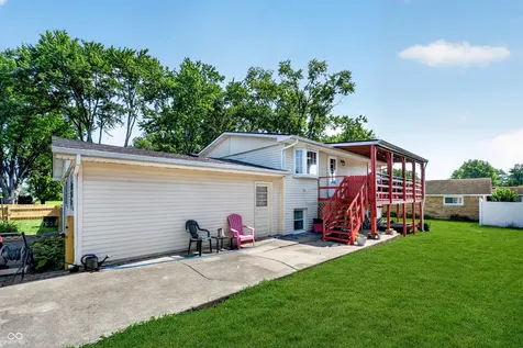 113 Mulberry Chesterfield IN 46017
