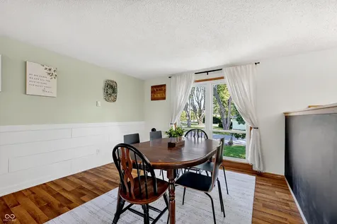 113 Mulberry Chesterfield IN 46017