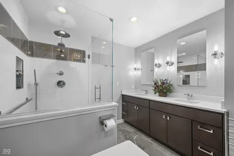 10823 Portside Court Indianapolis IN 46236
