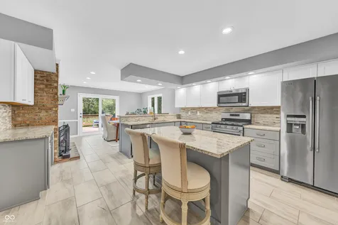 12521 Old Stone Indianapolis IN 46236