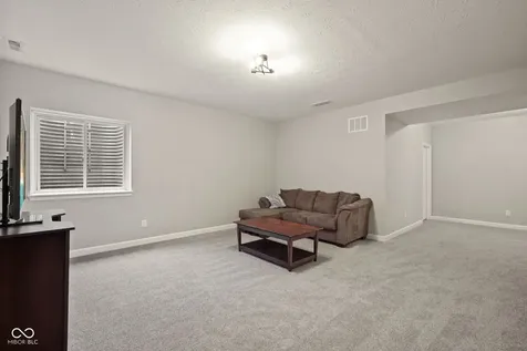 15611 Slip Anchor Lane Fishers IN 46040