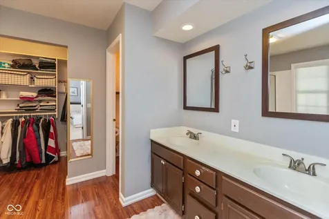 5118 Robinsrock Way Indianapolis IN 46268