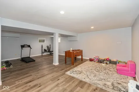 5118 Robinsrock Way Indianapolis IN 46268