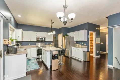 5118 Robinsrock Way Indianapolis IN 46268