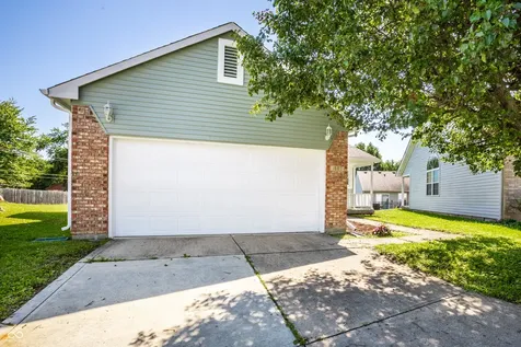1667 Park Castle Way Indianapolis IN 46229