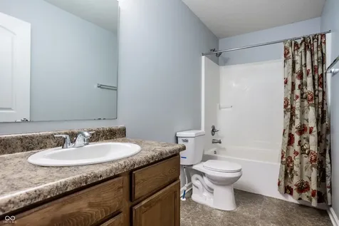 12435 Schoolhouse Road Fishers IN 46037