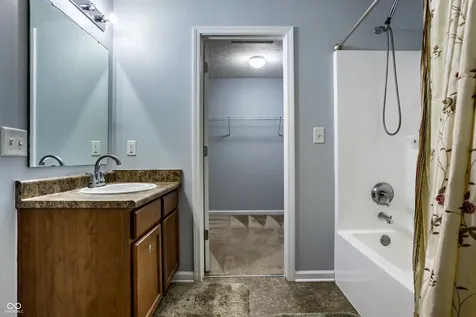 12435 Schoolhouse Road Fishers IN 46037