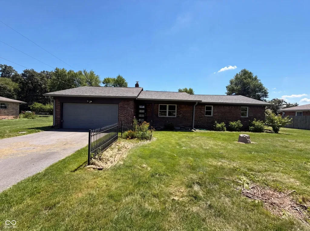 2883 S Wollenweber Road New Palestine IN 46163