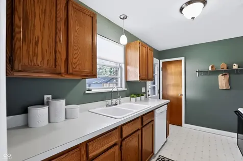 5614 Rosslyn Avenue Indianapolis IN 46220
