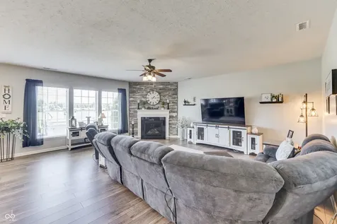 10441 Oxer Drive Fishers IN 46040