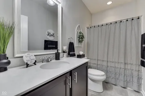 10441 Oxer Drive Fishers IN 46040