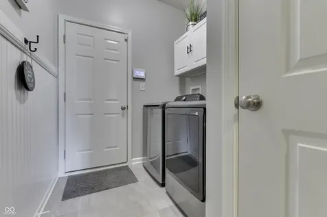 10441 Oxer Drive Fishers IN 46040