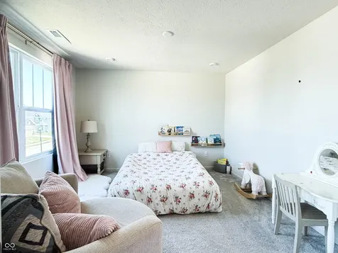 6799 Seattle Slew Drive Whitestown IN 46075