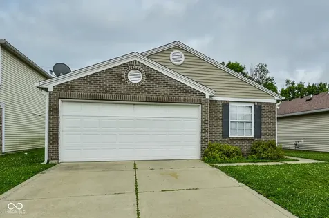 1804 Feather Reed Lane Greenwood IN 46143