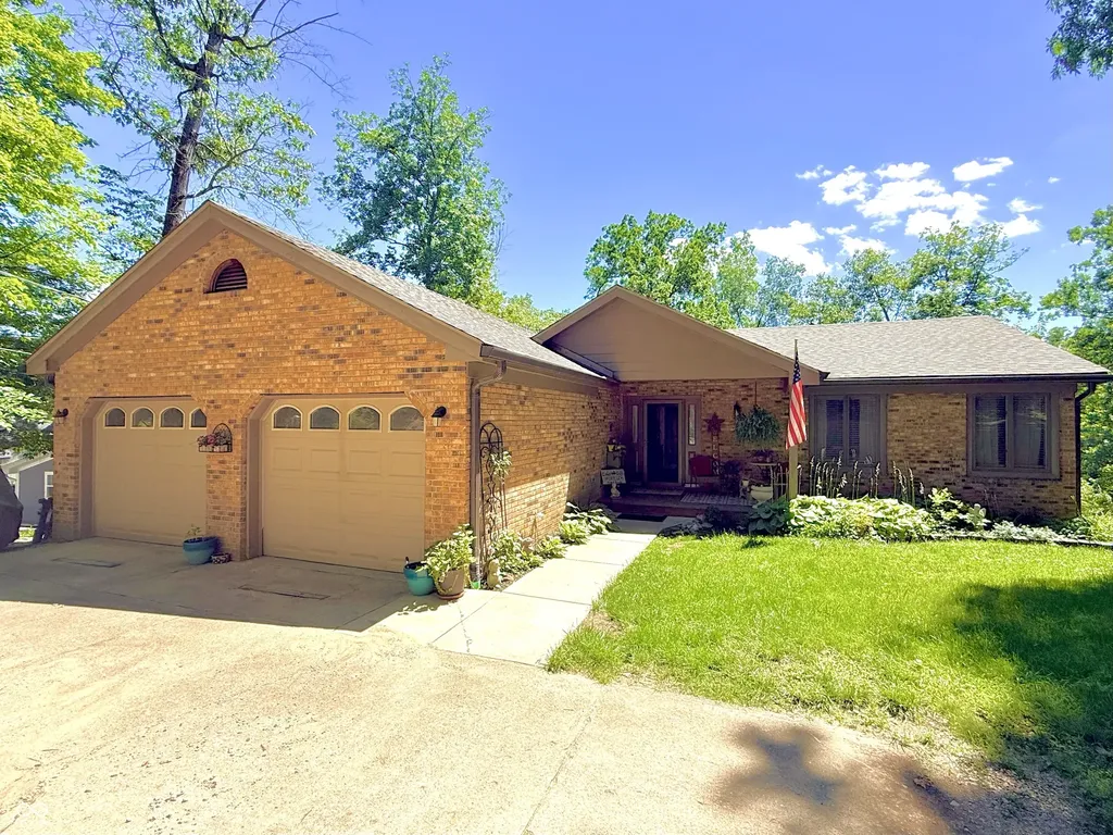 2576 S Glen Cove Martinsville IN 46151