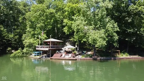 2576 S Glen Cove Martinsville IN 46151