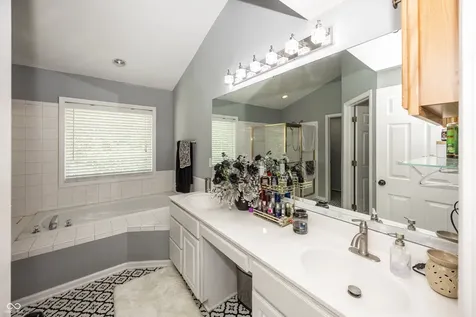 5889 Pebblestream Drive Carmel IN 46033
