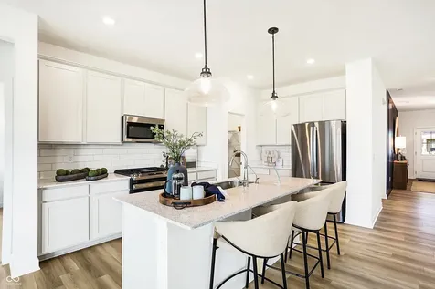 9341 Devonshire Way Mccordsville IN 46055