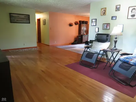 11261 E State Road 46 Columbus IN 47203