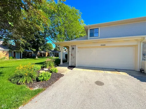 1526 Roanoke Drive Zionsville IN 46077