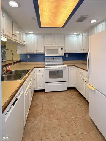 1526 Roanoke Drive Zionsville IN 46077