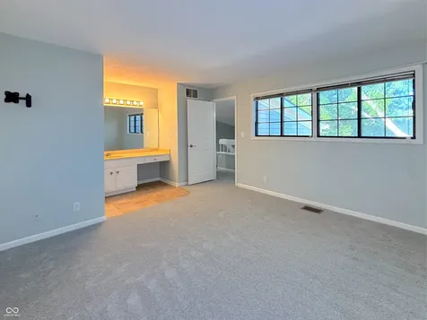 1526 Roanoke Drive Zionsville IN 46077
