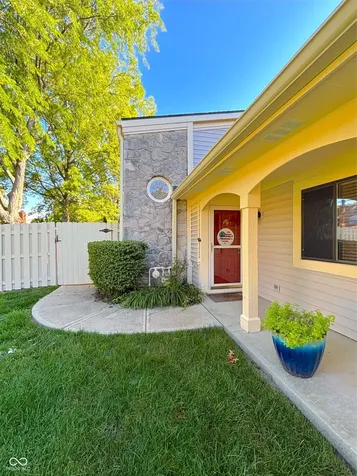 1526 Roanoke Drive Zionsville IN 46077