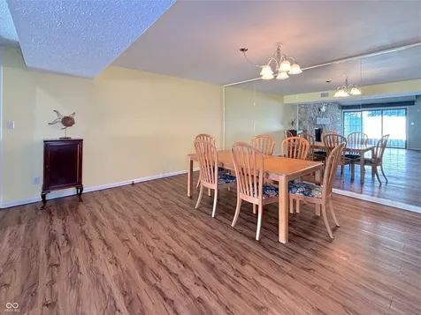 1526 Roanoke Drive Zionsville IN 46077