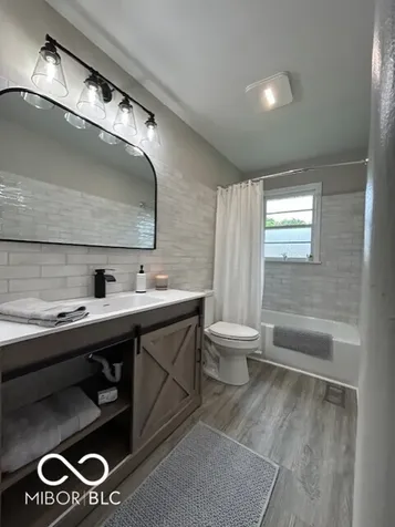 2705 W 38th Street Anderson IN 46011