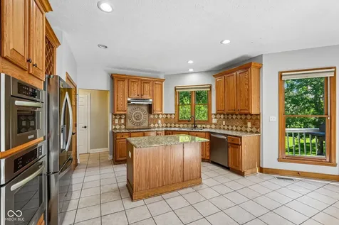 11464 Old Stone Drive Indianapolis IN 46236