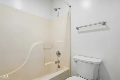 11464 Old Stone Drive Indianapolis IN 46236