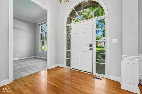 11464 Old Stone Drive Indianapolis IN 46236