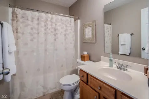 5825 Courtyard Crescent Indianapolis IN 46234