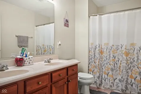 7895 Blue Jay Way Zionsville IN 46077