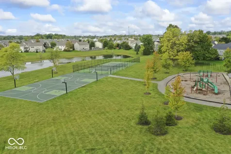 7895 Blue Jay Way Zionsville IN 46077