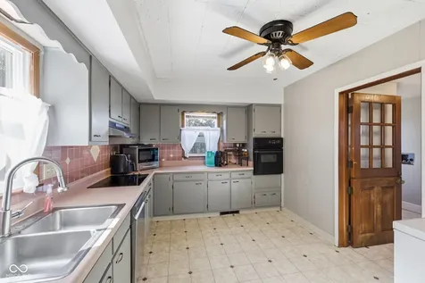 20 W Locust Street Shelbyville IN 46176