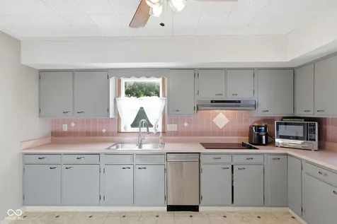 20 W Locust Street Shelbyville IN 46176