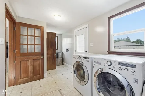 20 W Locust Street Shelbyville IN 46176