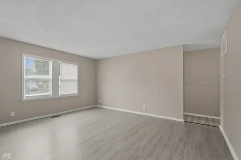 3857 Chateau Drive Indianapolis IN 46226