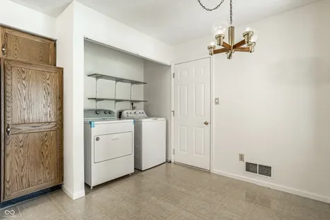 9223 Golden Oaks E Indianapolis IN 46260